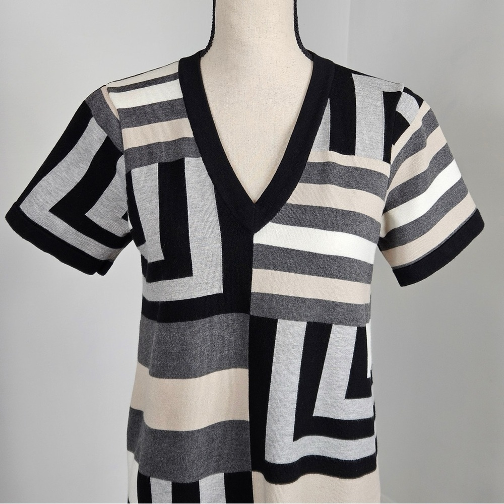 MILLY Geometric Knit Dress Gray/Black/Ivory/White/Beige Short Sleeve Dress SizeM - Picture 2 of 5